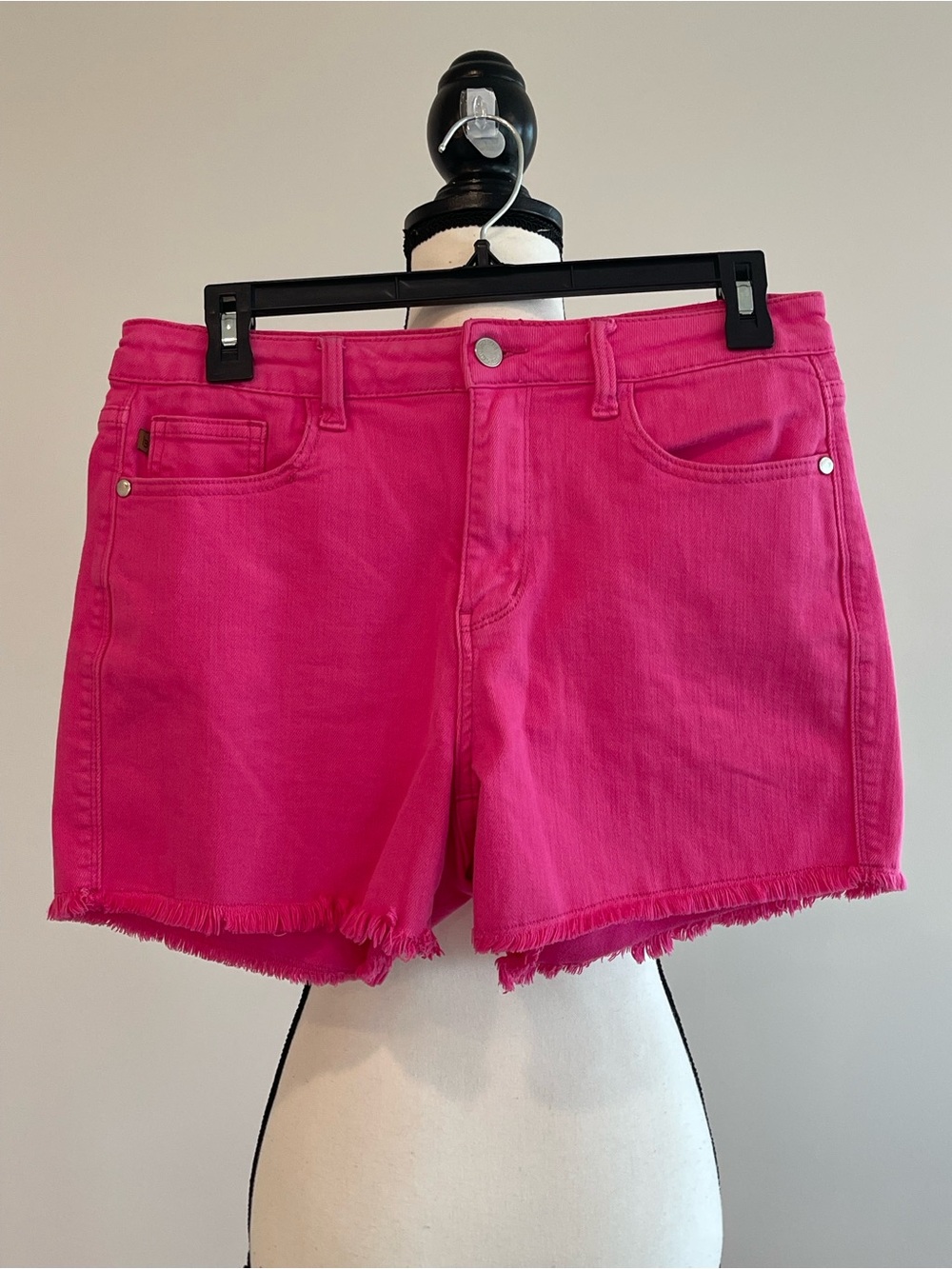 Judy Blue Garment Dyed hot pink cut off raw hem short size Large summer cruise